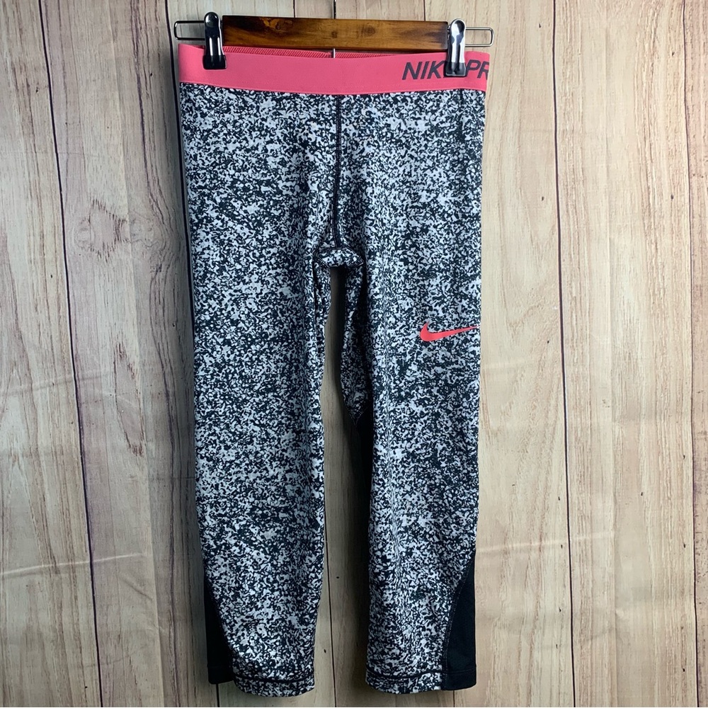 Kid’s‎ Nike Pro Black and Pink Patterned Leggings